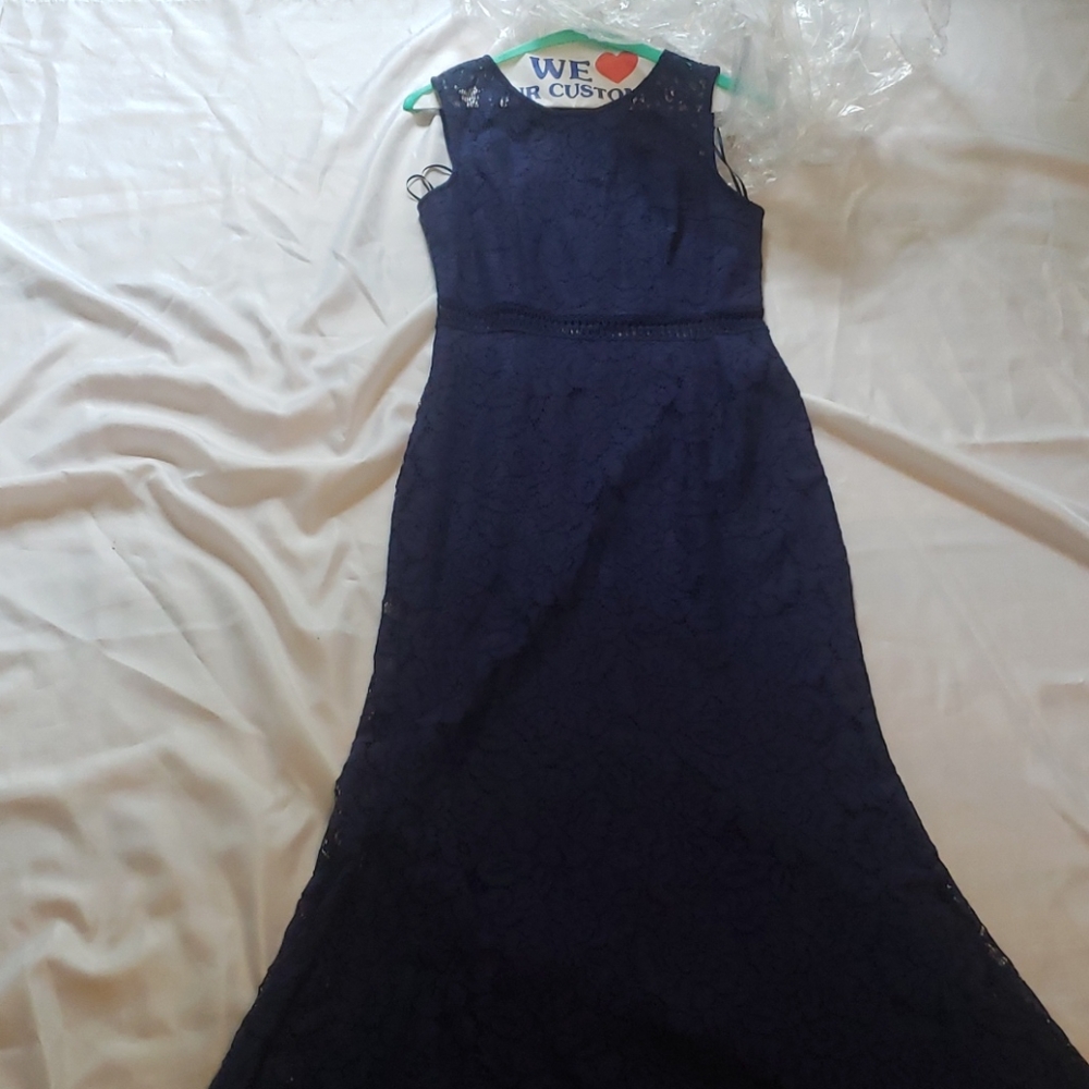 Dress - Picture 3 of 3
